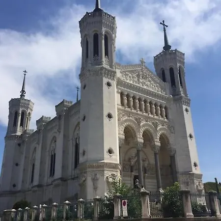 « Le Vieux Lyon » 45 M2 Tt Equipe Clim