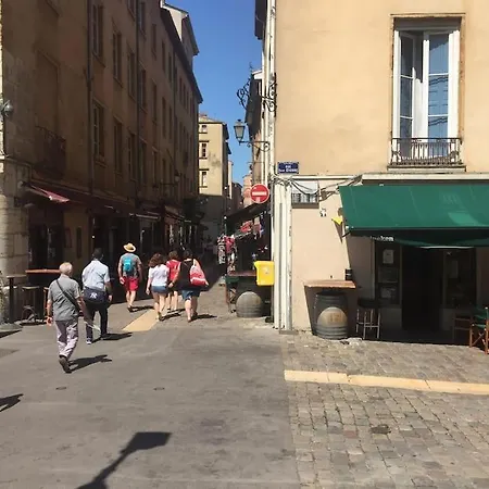 « Le Vieux Lyon » 45 M2 Tt Equipe Clim