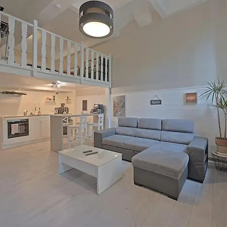 « Le Vieux Lyon » 45 M2 Tt Equipe Clim * Lyon