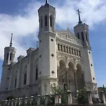 « Le Vieux Lyon » 45 M2 Tt Equipe Clim