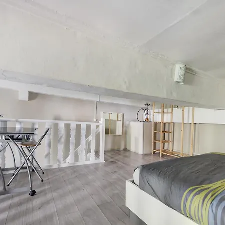 « Le Vieux Lyon » 45 M2 Tt Equipe Clim * Lyon